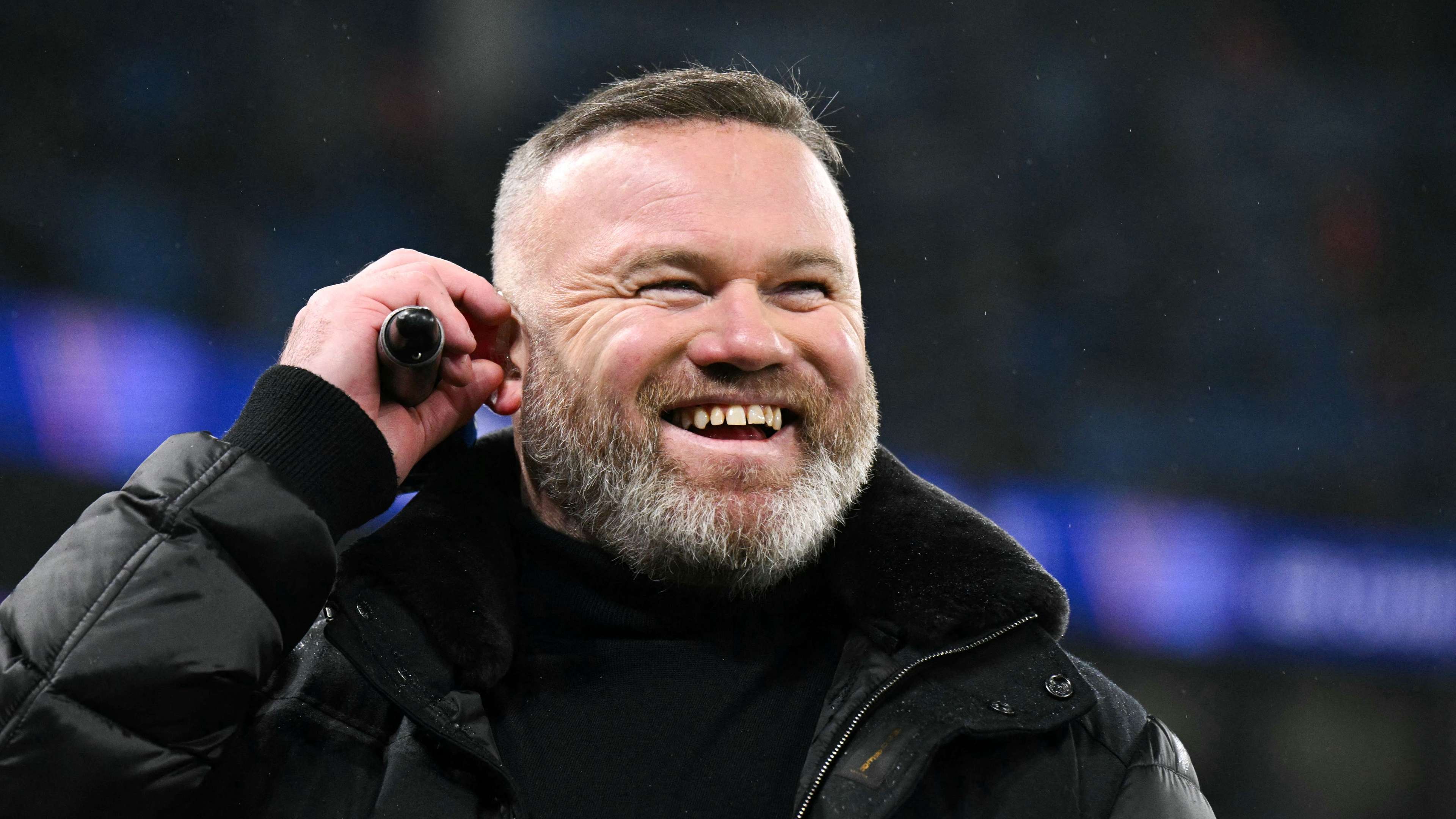 梅西情绪激动回应失误罚球 表达对错失点球的愤怒与不满